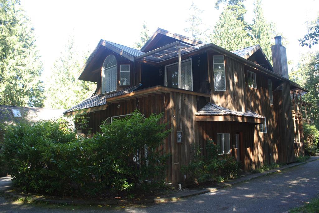 Sea Star Suites Tofino Bagian luar foto
