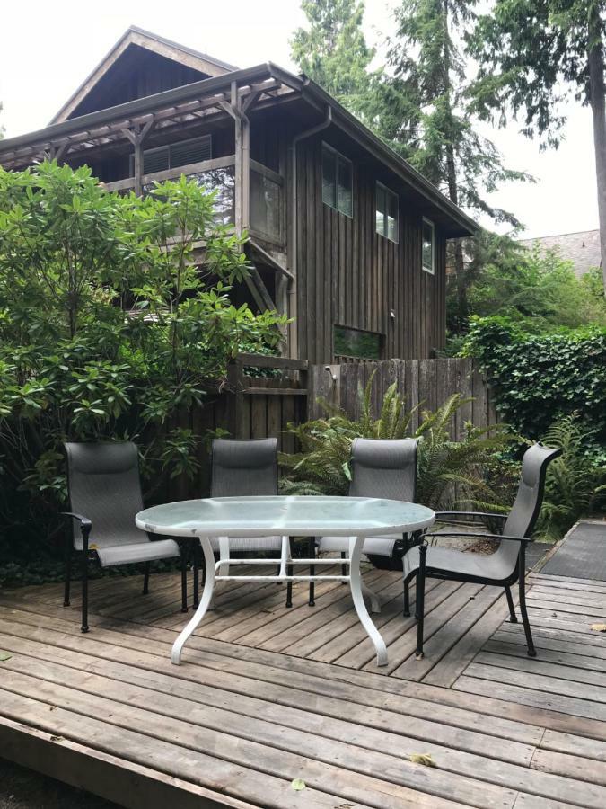 Sea Star Suites Tofino Bagian luar foto