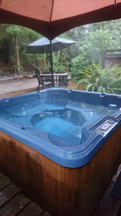 Sea Star Suites Tofino Bagian luar foto